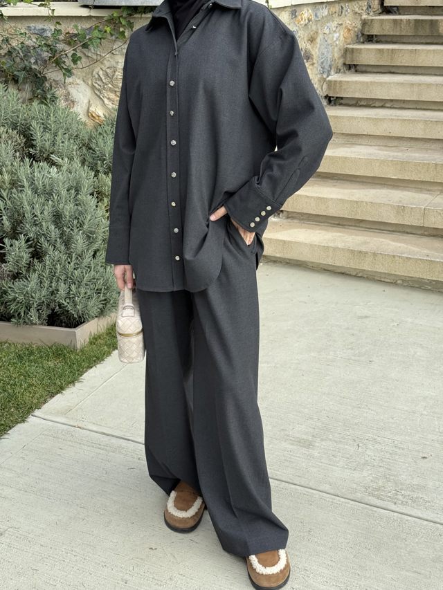 Gri Pantolonlu Takım